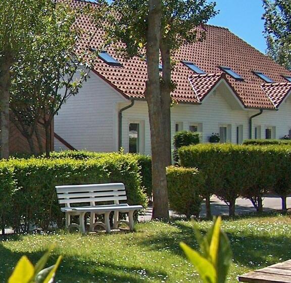 هتل Chez Mireille Reingam Park
