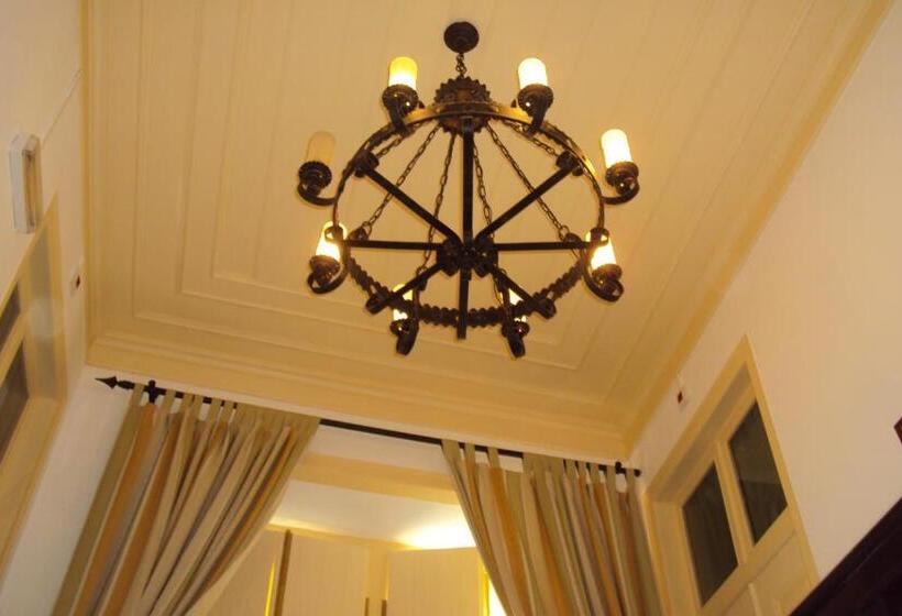 تختخواب و صبحانه Casa Antiga