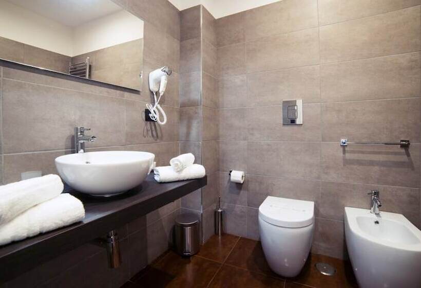 تختخواب و صبحانه Glam House