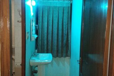 Hiriz Hotel Dollar