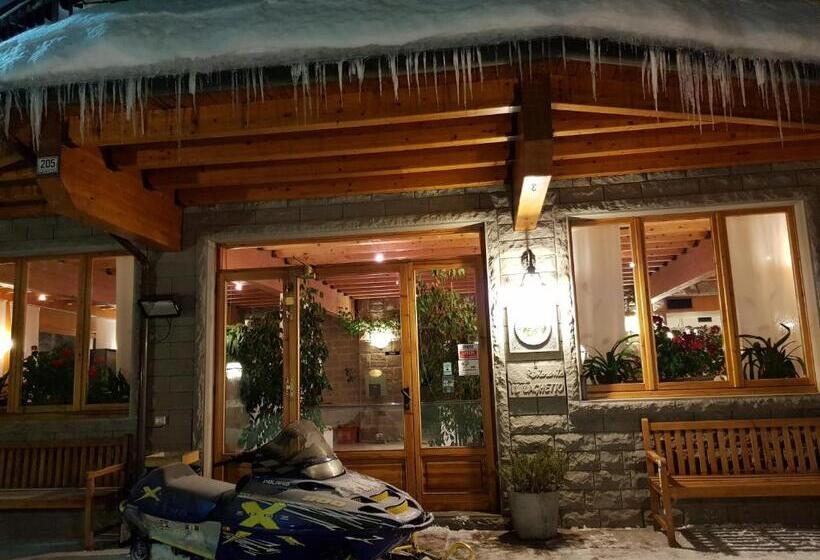 فندق Albergo Ristorante Il Laghetto