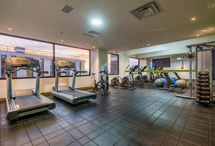 Hotel Hampton By Hilton Bogota Airport