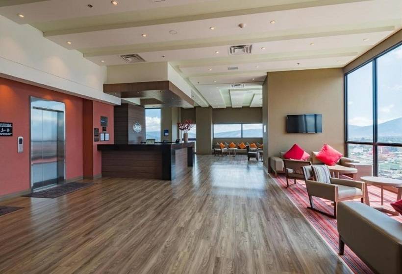 Hotel Hampton By Hilton Bogota Airport