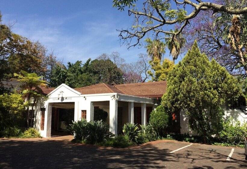 هتل Polokwane Place