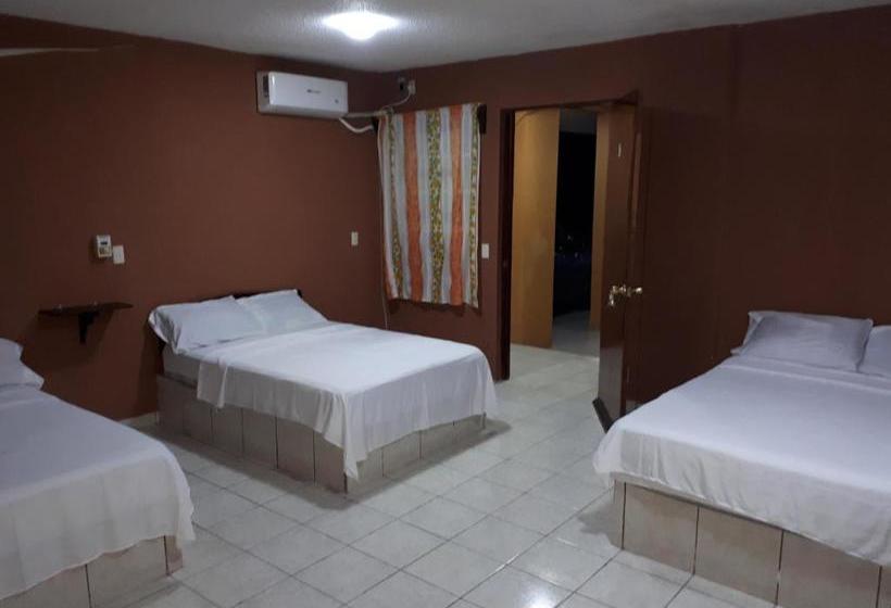 ホテル San Antonio Tuxpan