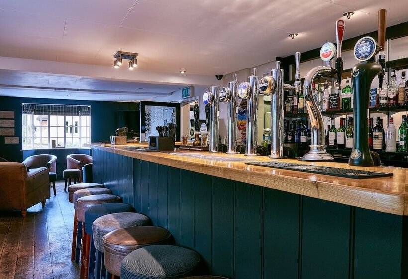 هتل The Queens Head