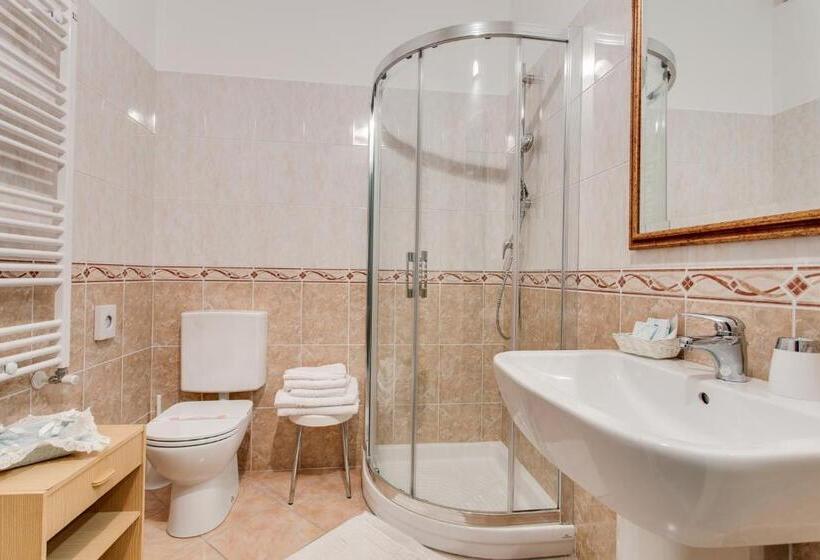 هتل Villa Pina