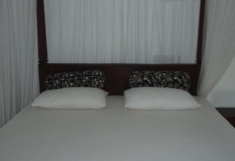 تختخواب و صبحانه New Jaya Villa