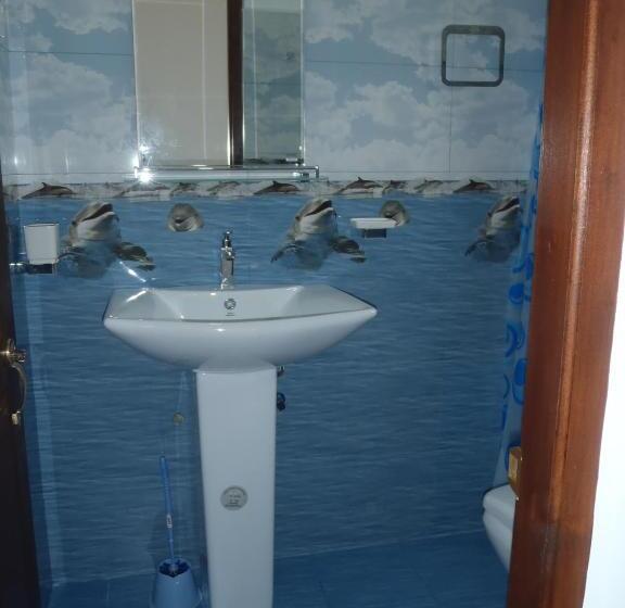 تختخواب و صبحانه New Jaya Villa