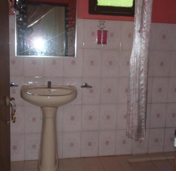 تختخواب و صبحانه New Jaya Villa