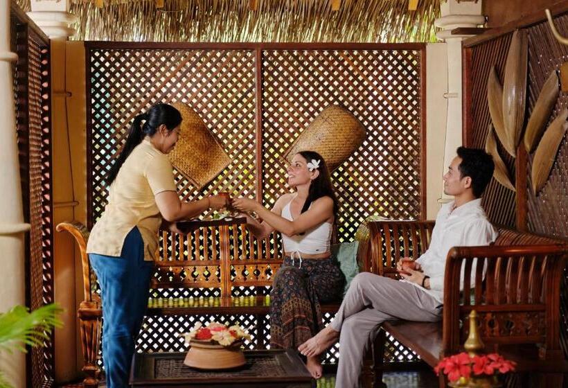 Embudu Village Resort
