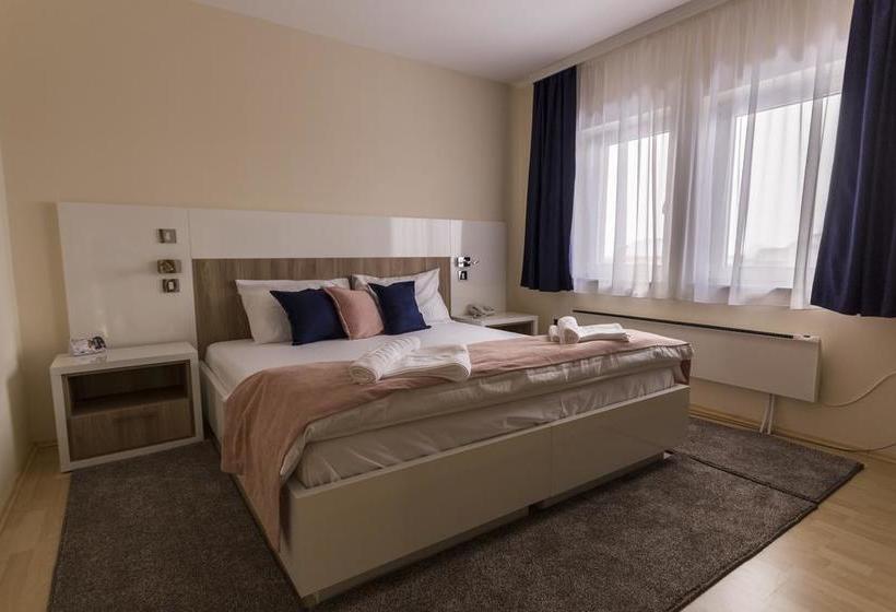Airport Hotel Garni