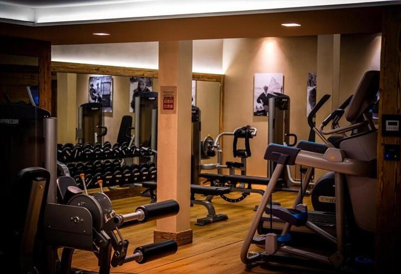 هتل Hôtel De Rougemont & Spa