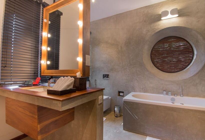 هتل Kings Pavilion Luxury