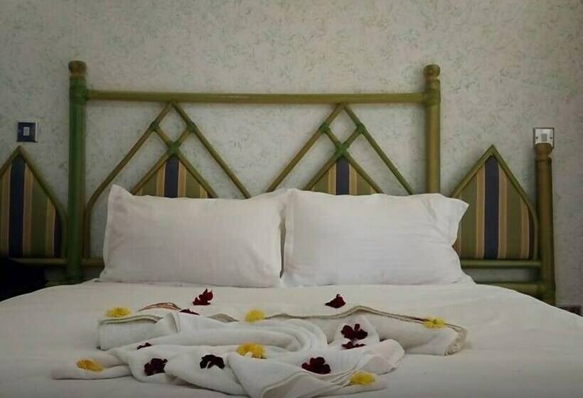 هتل Mount Kenya Leisure Lodge