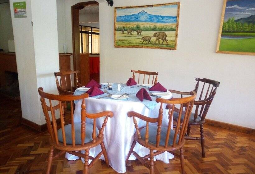 هتل Mount Kenya Leisure Lodge
