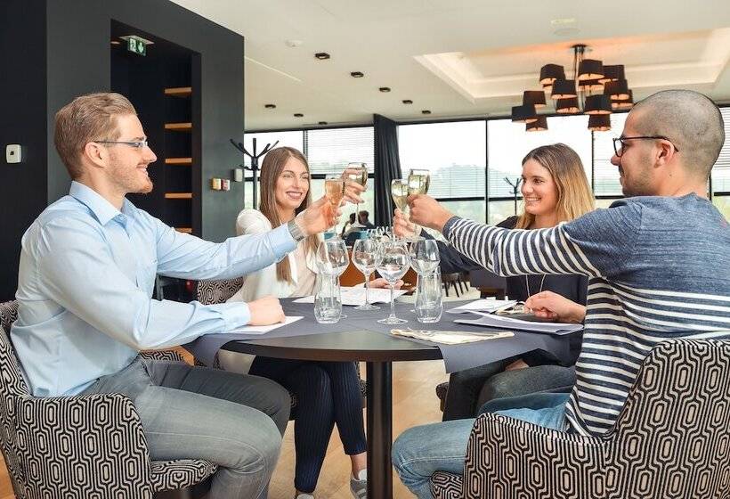 R Hotel Experiences