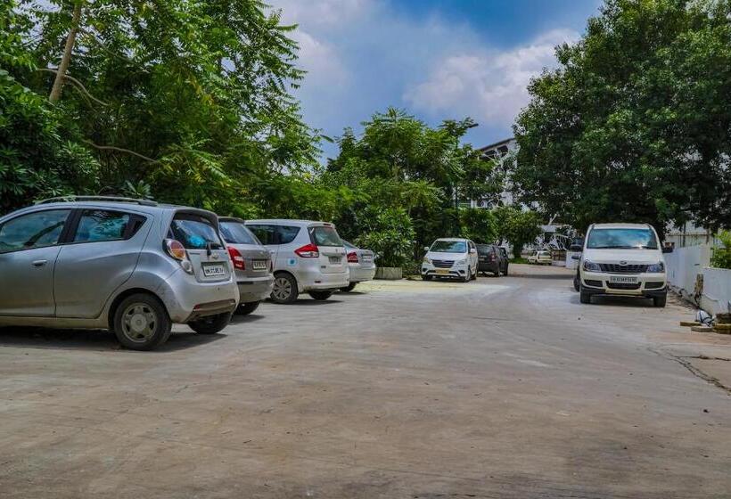 هتل Regenta Inn Vadodara, 500m From Railway Station