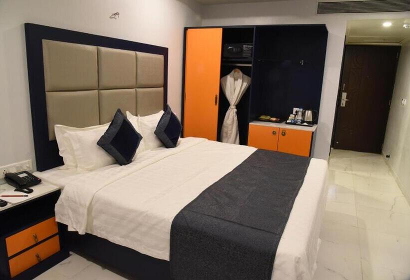 هتل Regenta Inn Vadodara, 500m From Railway Station