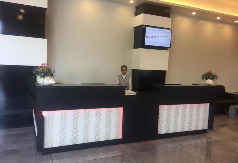هتل Regenta Inn Vadodara, 500m From Railway Station