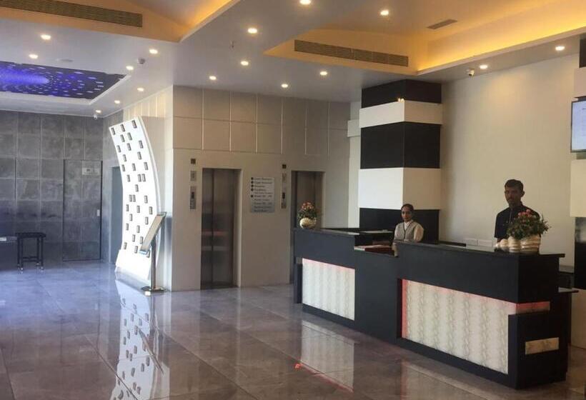 هتل Regenta Inn Vadodara, 500m From Railway Station