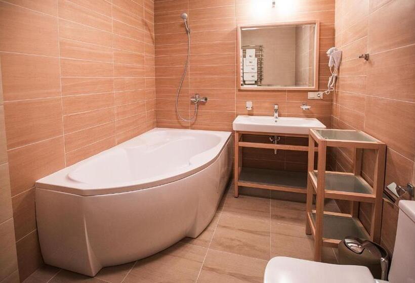 אתר נופש Westhills Cottage Town & Spa