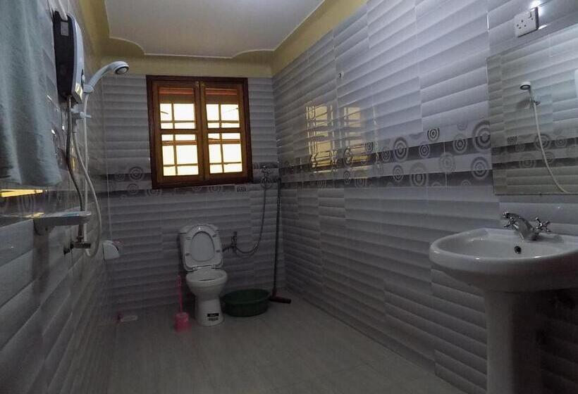 Tik Hotel Hoima