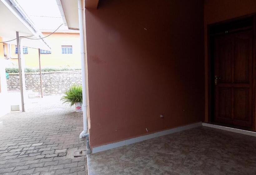 Tik Hotel Hoima