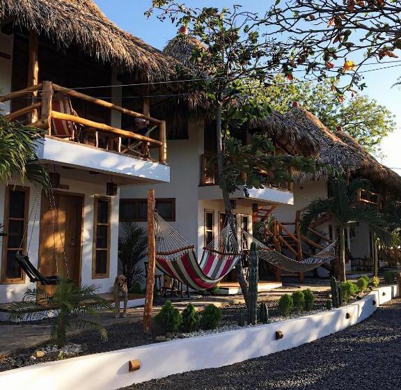 تختخواب و صبحانه Casitas Pacific