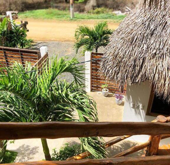 تختخواب و صبحانه Casitas Pacific