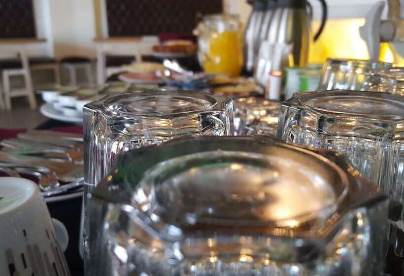 تختخواب و صبحانه Suites Guest House