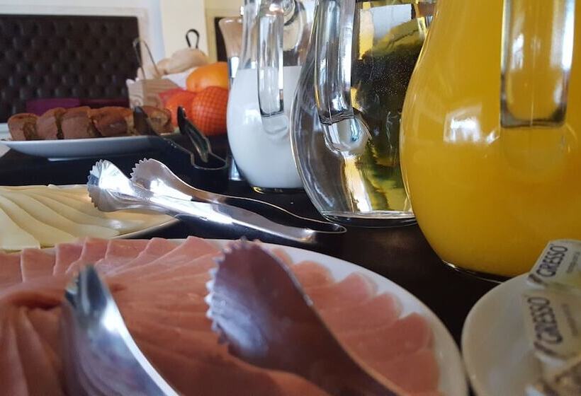 تختخواب و صبحانه Suites Guest House