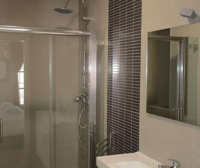 تختخواب و صبحانه Suites Guest House