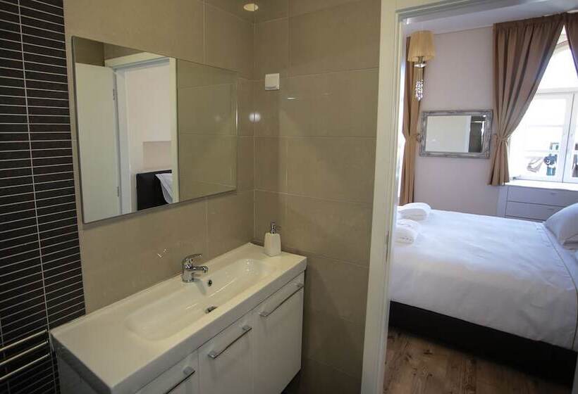 تختخواب و صبحانه Suites Guest House