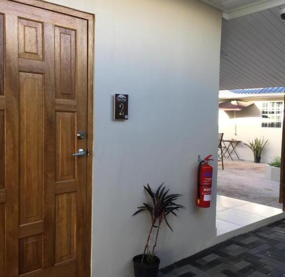 تختخواب و صبحانه The Pier Beach Inn & Suites