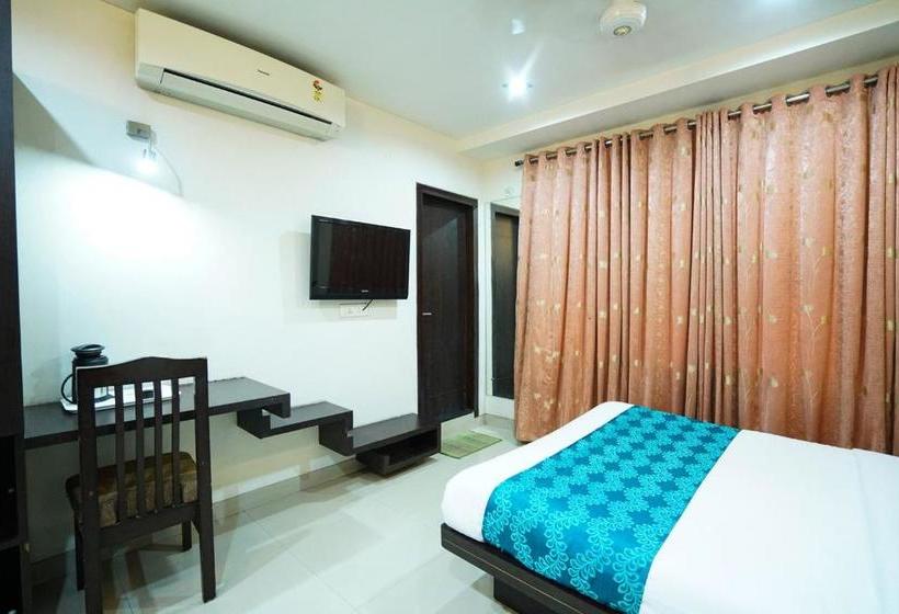 호텔 Aarya Inn
