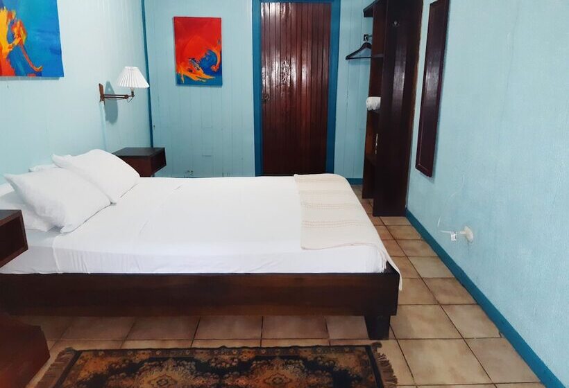 فندق Lapalapa Beachfront