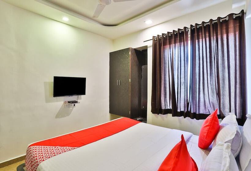 فندق Mid  Way Inn