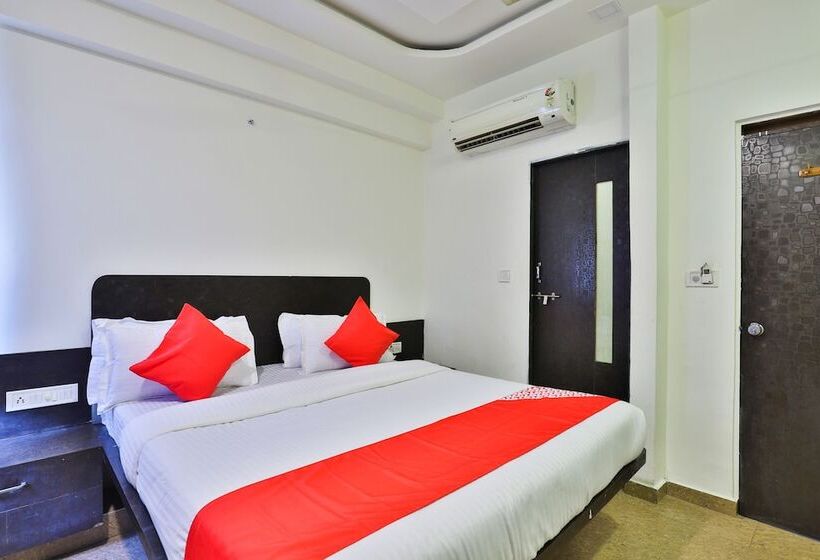 فندق Mid  Way Inn