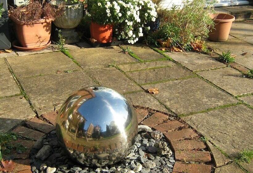 Savannah Bed And Breakfast