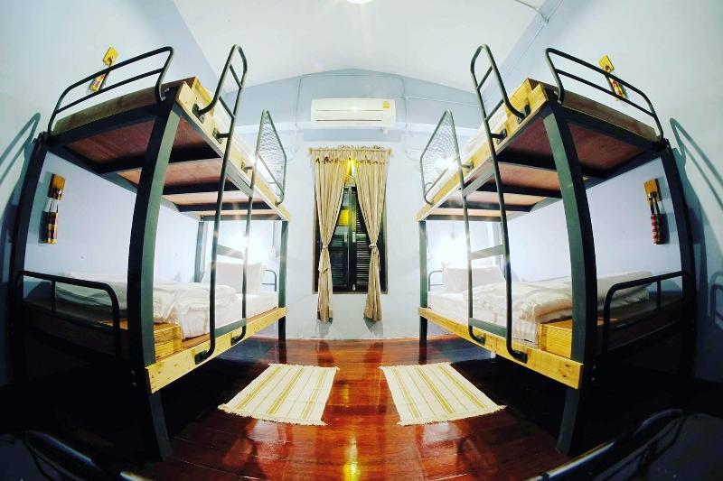 هاستل Talardkao Balcony Krabi