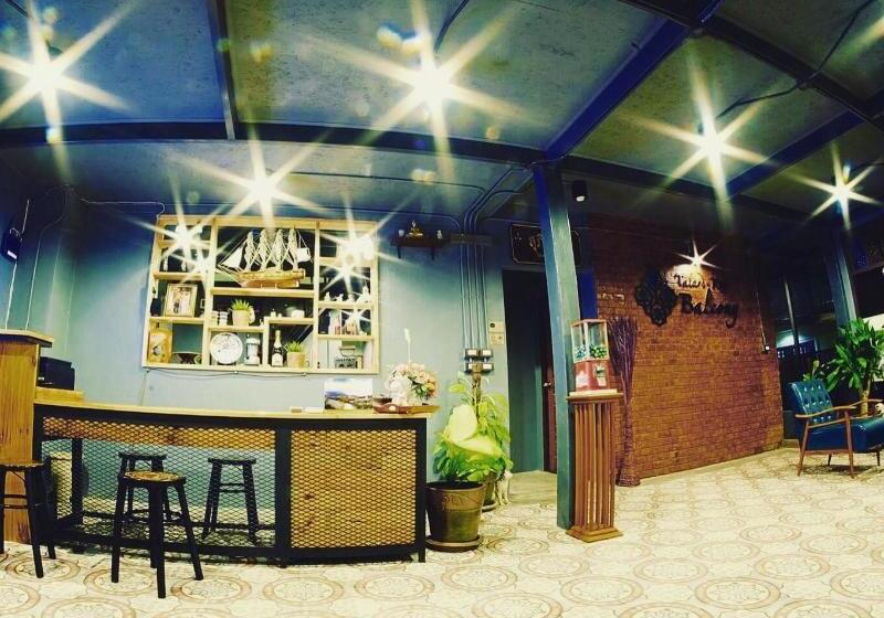 هاستل Talardkao Balcony Krabi
