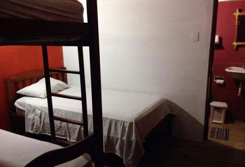 هاستل Hostal Surf Olón