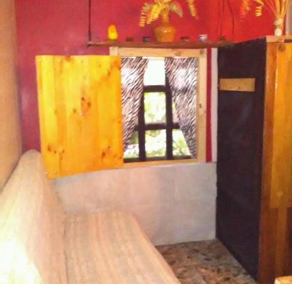 تختخواب و صبحانه Jarabacoa Family Hostel