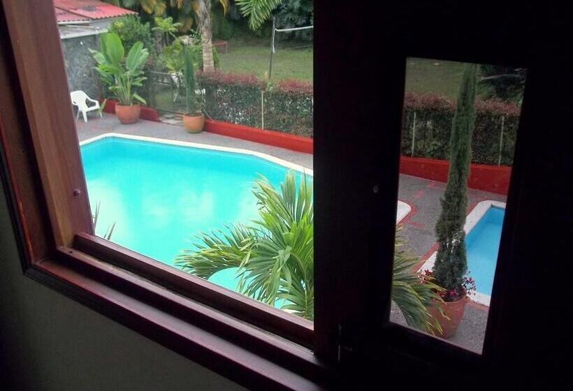 هتل Cabañas Las Bifloras