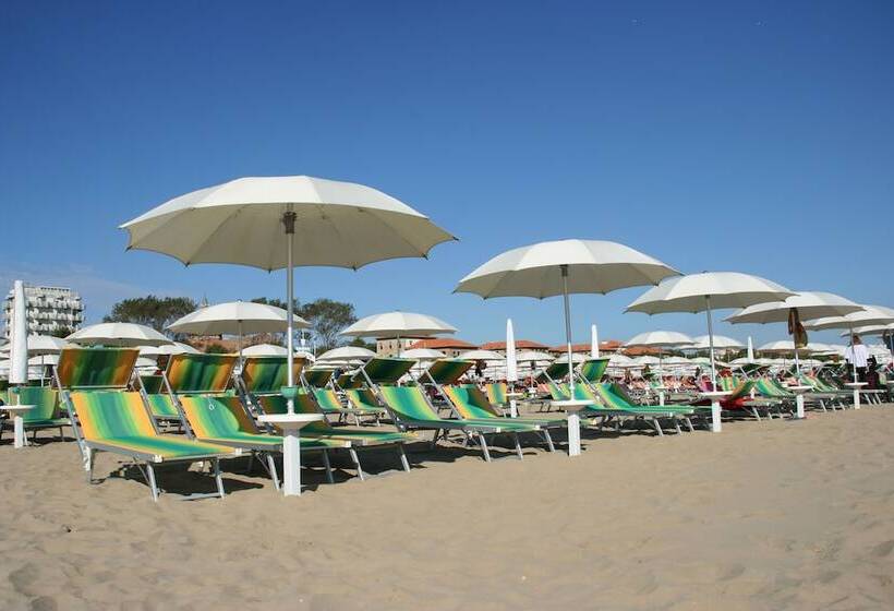 Beach Hotel Clerice