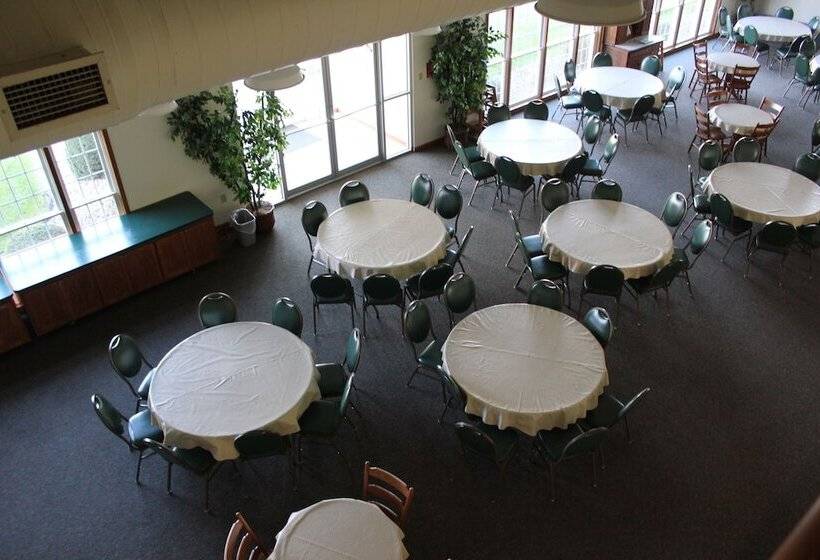 בית מלון כפרי Farmstead Inn And Conference Center
