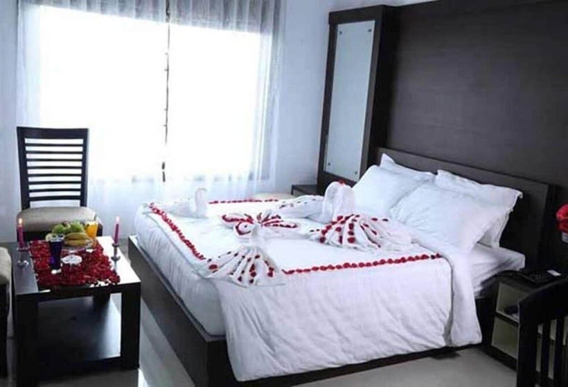 هتل Kaypees Inn