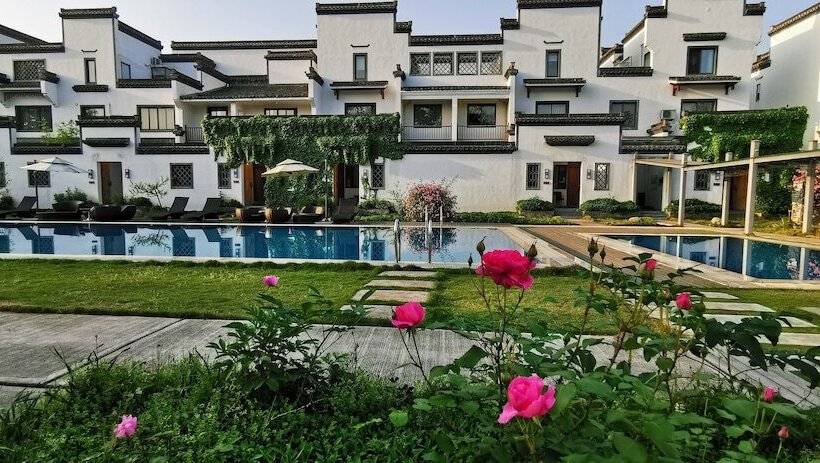 استراحتگاه Huangshan Huizhou Creek Villa