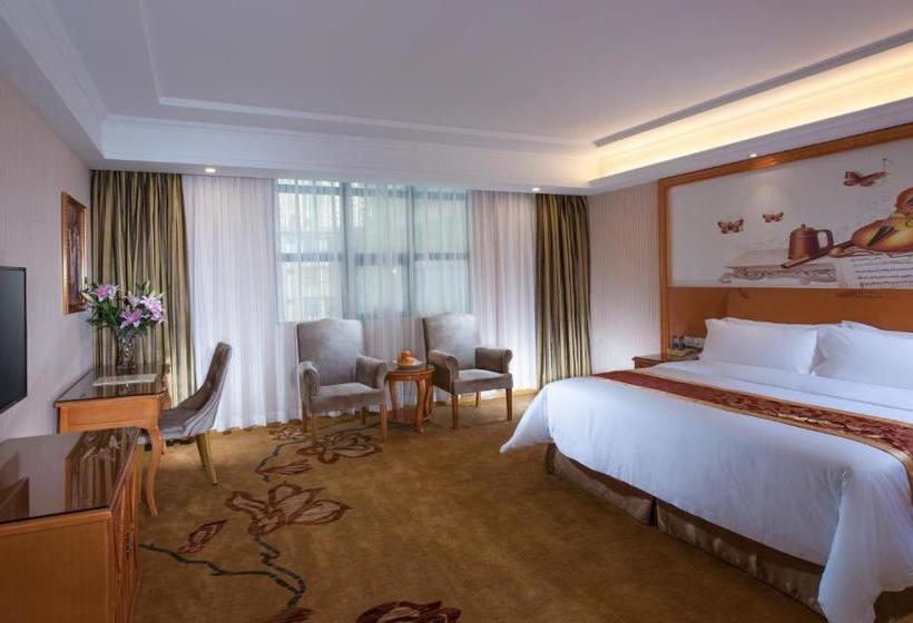 Отель Vienna  Chaozhou Bus Terminal Branch